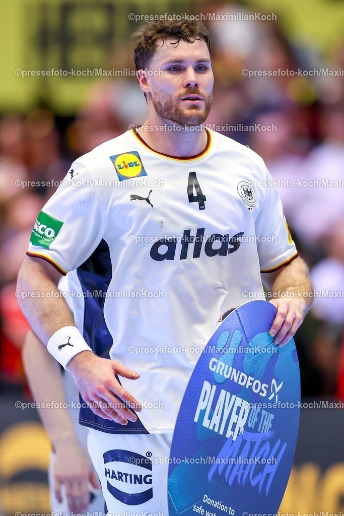 EHF15012602182 | 15.01.2026, Handball, Men's EHF EURO 2026, Deutschland - Österreich, Jyske Bank Boxen in Herning, Dänemark, Preliminary Round: Player of the match  Johannes Golla (Germany #04) 
