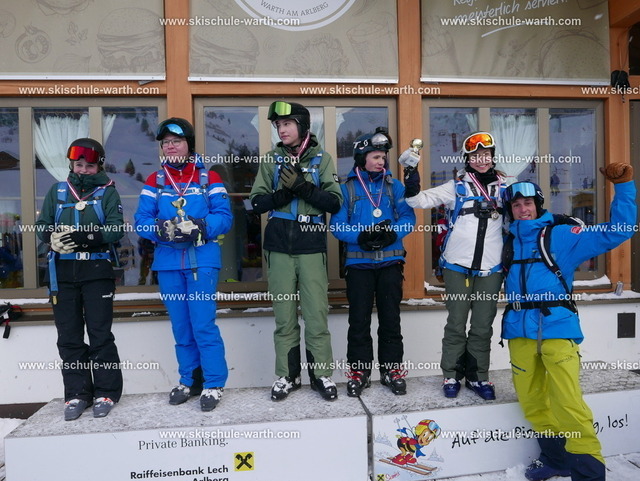 Gruppe Carlos | Photos von der Skischule Warth - Realisiert mit Pictrs.com