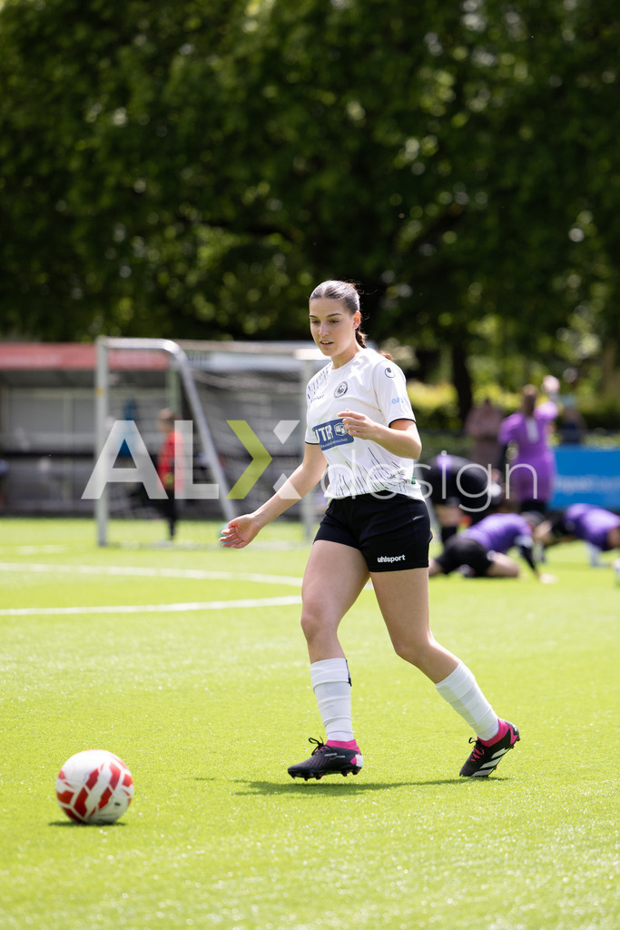 Fußball I Frauen I Saison 2025-2026 I Frauen 3. Liga | FVRZ Gruppe 2 | 18. Spieltag I Spielvereinigung Schaffhausen Damen 1 - Team Furttal Zürich I 17.05.2026 | Hochwertige Sportfotos kaufen & lizenzieren für Medien, Vereine, Agenturen & Sportler:innen. Entdecke professionelle Sportfotografie im Bildshop von Alexander Franzen. - Realisiert mit Pictrs.com