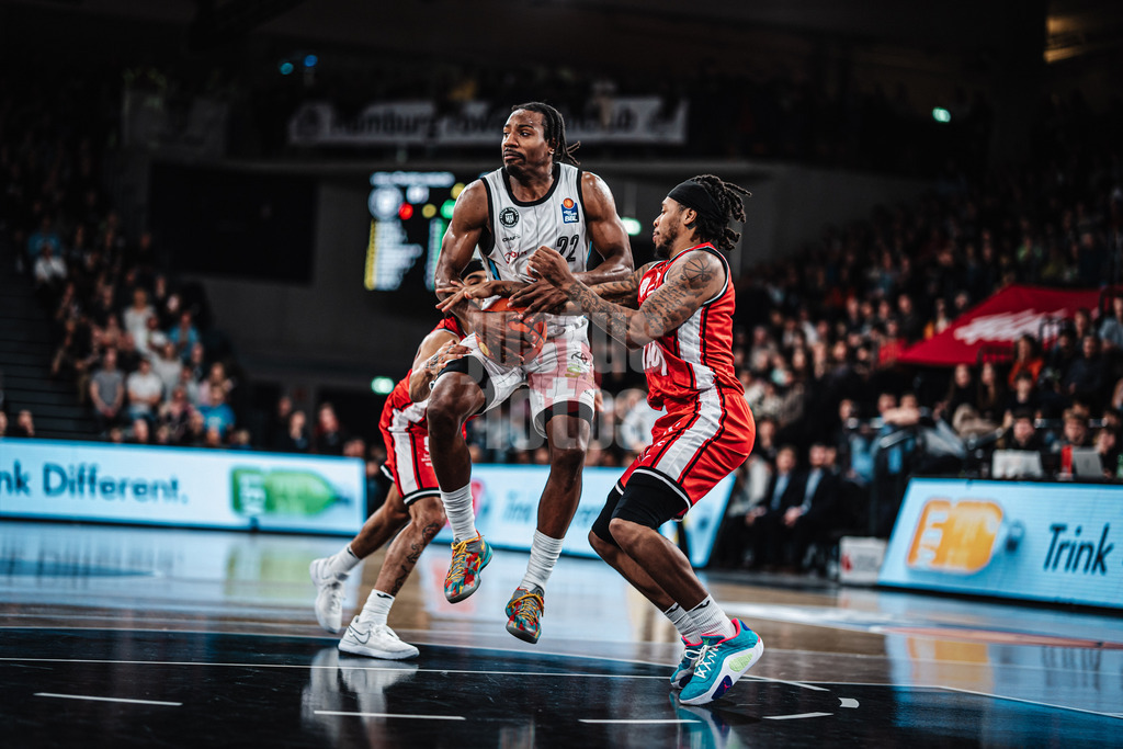 Basketball | Männer | Saison 2024/2025 | easyCredit Basketball Bundesliga | 18. Spieltag | Veolia Towers Hamburg vs. FIT/One Würzburg Baskets | 26.01.2025 | Jonathan Stove (#22, Veolia Towers Hamburg)