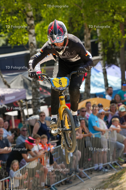 DM_BMX_Race_2025-05371 | Fotogalerie von Thomas Dettweiler mit Eventbildern und lizenzfreien Fotos. Perfekt als Wandbild, für Büro, Website oder private Nutzung. - Realisiert mit Pictrs.com