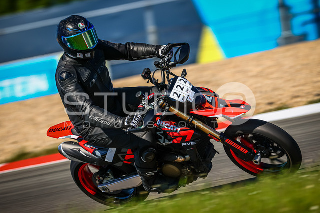 0222-260526NBR-010_222 | Deine Full-Service-Agentur für ✔️Videoproduktionen und ✔️Motorsportfotografie Jetzt Angebot anfragen!