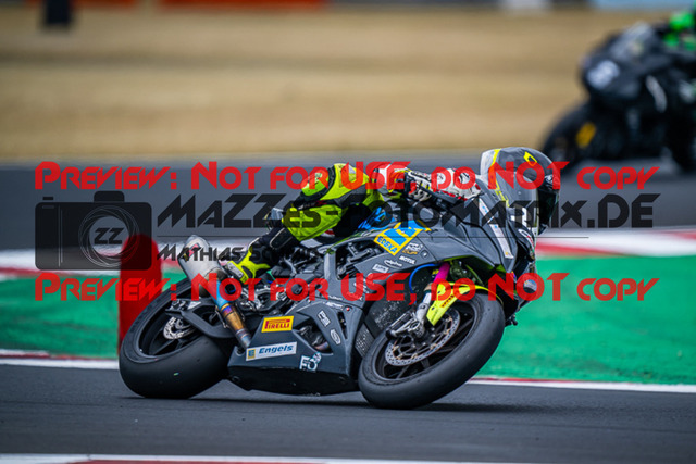 MaZZes_FotoMatrix_220624_2414 | PROSUPERSTOCK