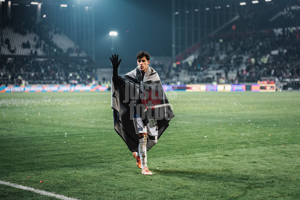Fußball | Männer | Saison 2025/2026  | Fußball-Bundesliga | 19. Spieltag | FC St. Pauli vs. Hamburger SV | 23.01.2026 | Nicolas Capaldo (#24, HSV) nach dem Abpfiff