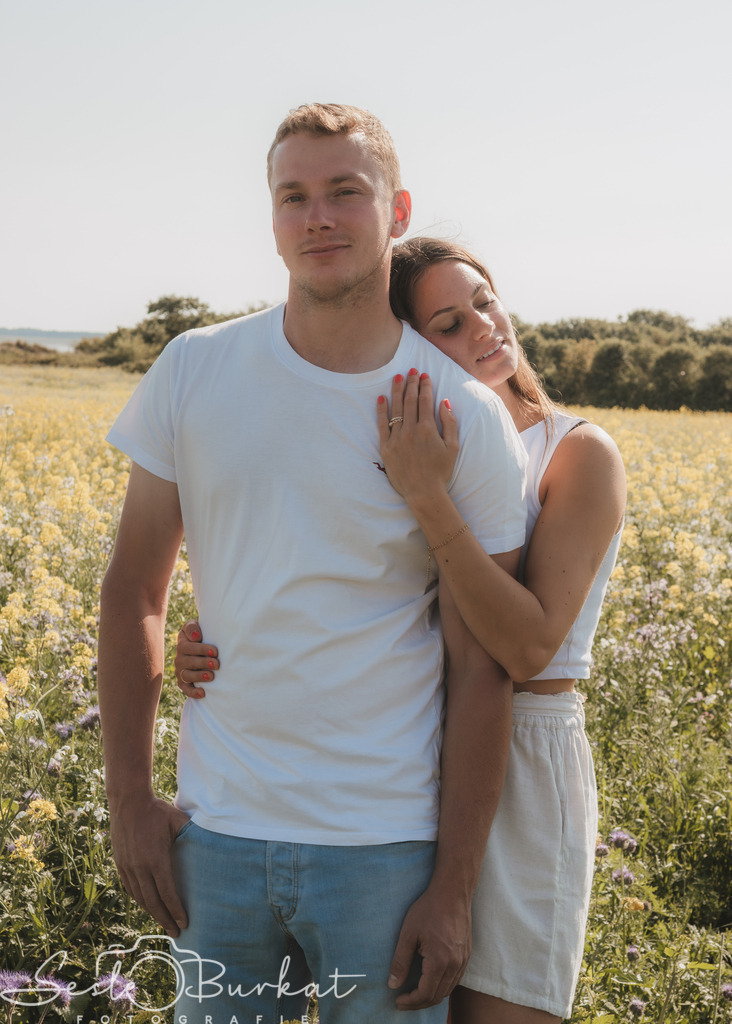 IMG_3713-Verbessert-RR | Authentische, natürliche und emotionale Fotoshootings auf der Nordseeinsel Föhr. Als Fotografin halte ich deine schönsten Momente in einzigartigen Neugeborenen-, Familien-, Paar- und Einzelshootings fest. Jetzt einen Termin vereinbaren!