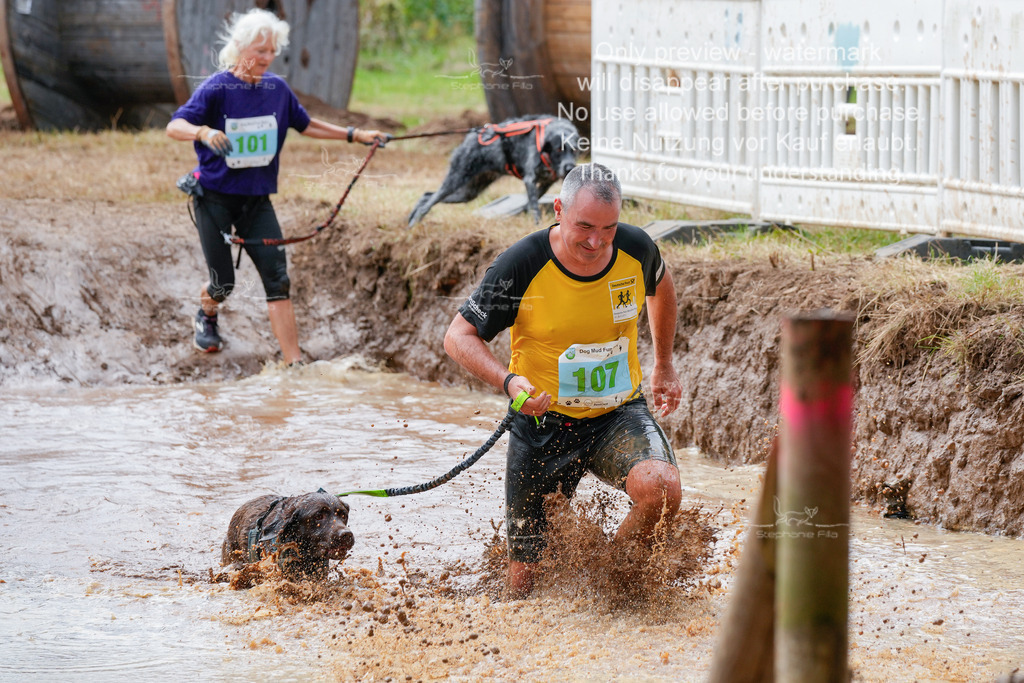 Schlamm_mit_Hund (68 von 460) | stephaniefillaphotographie - Realisiert mit Pictrs.com