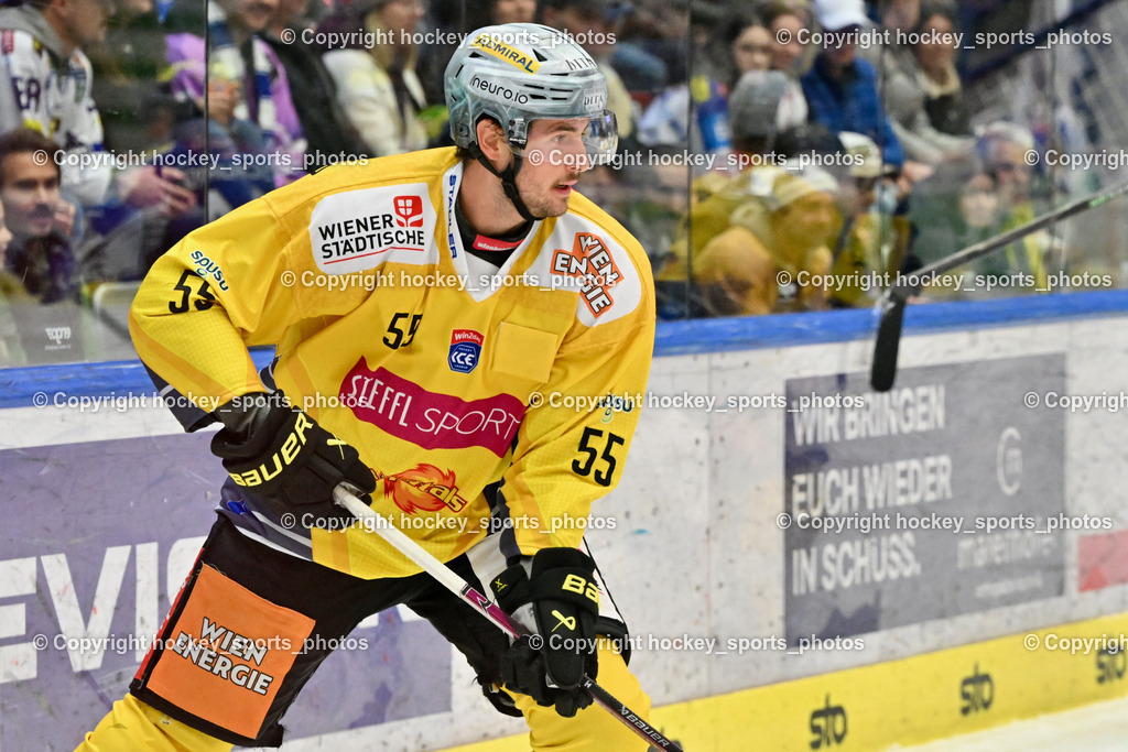 EC IDM WÄRMEPUMPEN VSV vs. Vienna Capitals | #55 Raphael Wolf Vienna Capitals, EC IDM WÄRMEPUMPEN VSV vs. Vienna Capitals, EC IDM WÄRMEPUMPEN VSV vs. Vienna Capitals am 16.11.2025 in Villach (Stadthalle Villach), Austria, (Photo by Bernd Stefan)