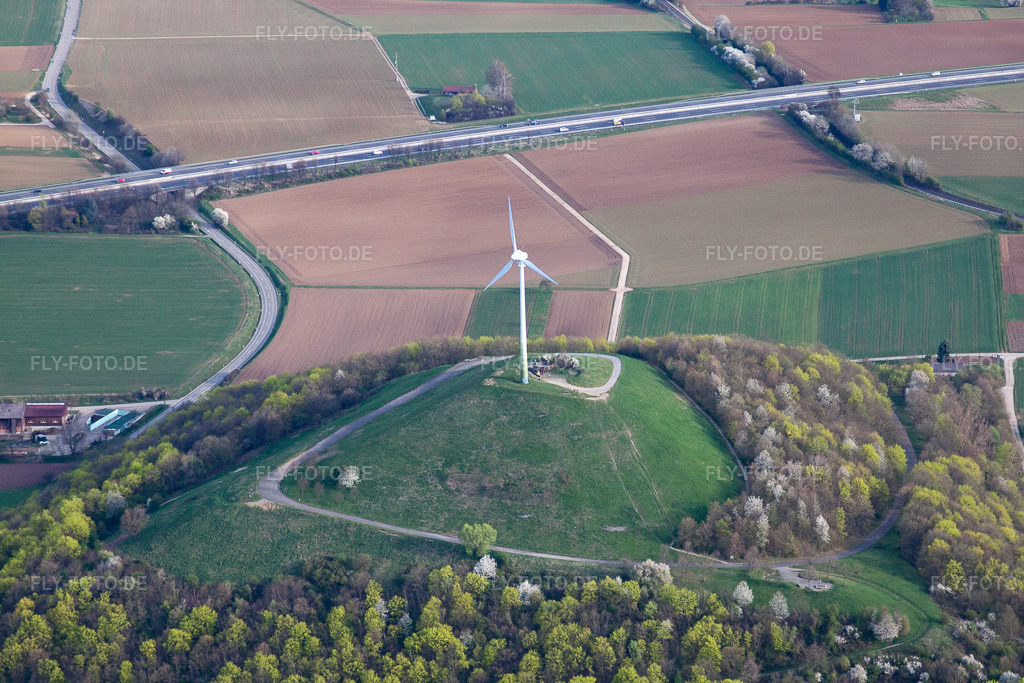 Luftbild: Windenergieanlagen ( WEA ) - Windrad- auf auf dem Grünen Heiner an der A81 im Ortsteil Korntal in Korntal-Münchingen im Ortsteil Weilimdorf in Stuttgart im Bundesland Baden-Württemberg in Deutschland. Foto: IMG_39218.jpg vom 03.04.2011 durch Werner Riehm/FLY-FOTO.de