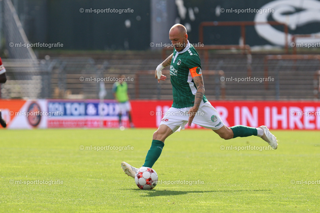 Fußball I Herren I Saison 2025/2026 I Regionalliga Nord I 10. Spieltag I VfB Lübeck - FSV Schöningen | ml-sportfotografie - Realisiert mit Pictrs.com
