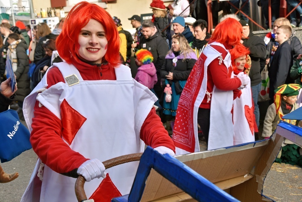 Umzug Sonn  _26-104-RA | Fotoblog Schwarzwald, Foto Blog Wiesental, Pfaffenberg, Winterzauber, Zeller Bergland, Zell im Wiesental, Fotoblog Wiesental, Landschaftsfotos, Bilder Wiesental, Natur, Naturbilder, Fastnacht, Zeller Fastnacht, Zeller Fasnacht, Zeller Bergland, Belchen, - Realisiert mit Pictrs.com