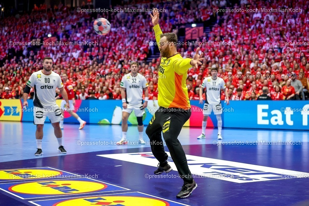 EHF01022602054 | 01.02.2026, Handball, Men's EHF EURO 2026, Deutschland - Dänemark, Jyske Bank Boxen in Herning, Final:  Andreas Wolff (Germany #33) Parade 