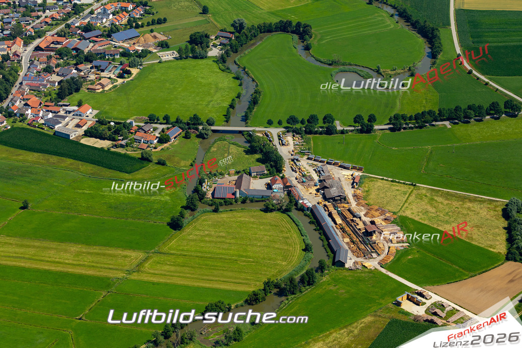 Aktuelles Luftbild von  Gerzen - Die Luftaufnahme wurde 2022 mittels UL-Flugzeug erstellt ( keine Drohne ) - hochauflösende Kamera-Systeme von  Canon -Beste Qualität - Für grossformatige Ausdrucke geeignet. Die Geschenkidee !