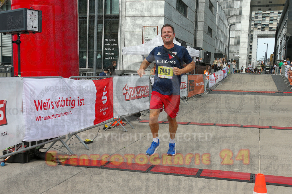 250920_1325_EX1_4483 | Sportfotografie im Rhein-Sieg Kreis, Köln, Bonn, NRW, Rheinland Pfalz, Hessen, etc. Unser Tätigkeitsfeld umfasst den Laufsport vom Volkslauf über den Marathon, Duathlon, Triathon bis zum Ultralauf wie Kölnpfad Ultra oder Schindertrail.