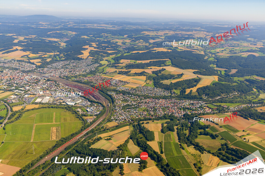 Luftbild der Stadt Bebra - Die Luftaufnahme wurde 2025 vom UL-Flugzeug heraus erstellt ( keine Drohne ) - Hochauflösende Luftaufnahme - für professionelle Ausdrucke geeignet. Die Geschenkidee !Hier alle&nbsp;Infos zur Lizenzierung der LuftaufnahmeWir fliegen auch dieses Jahr wieder in Ihre Region um Luftbilder zu erstellen.- Luftbild anfragen