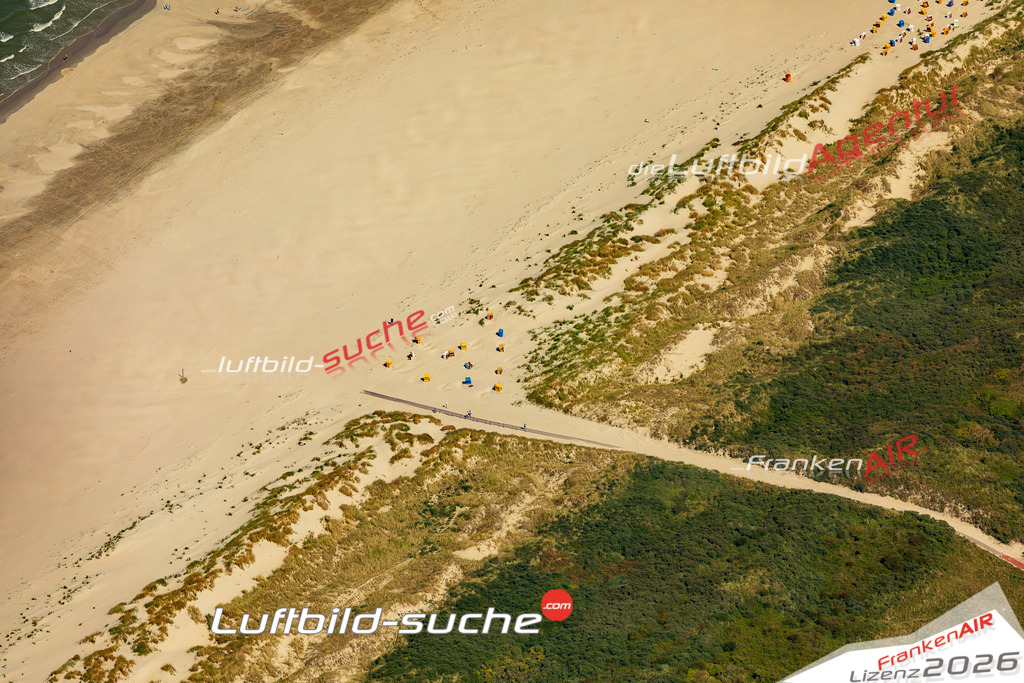 Luftaufnahme Strand Juist - Die Luftaufnahme wurde 2025 vom UL-Flugzeug heraus erstellt ( ohne Drohne ) - Hochauflösende Luftaufnahme - für professionelle Ausdrucke geeignet. Die Geschenkidee !Mit Lizenz und Bildrechte bestellbar