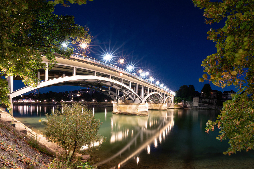 Wettsteinbrücke, Basel | Schöne Fotografien aus der Stadt und der Natur zum bestellen oder selber hochladen. Druck auf Foto, Postkarte, Kalender, FineArt Hahnemühle, Alu-Dibond , Akustikbilder zur Absorption von Schall und Lärm etc. - Realisiert mit Pictrs.com