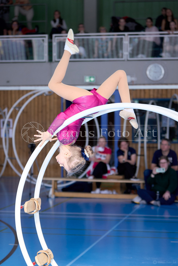 D-DSC08108 | Professionelle Sportfotografie in Hamburg, Schleswig-Holstein und Niedersachsen – spezialisiert auf Rhönrad, Geräteturnen, Leistungsturnen und rhythmische Sportgymnastik. Bundesweite Begleitung von Rhönrad-Events. Jetzt Sport-Fotos - Realisiert mit Pictrs.com