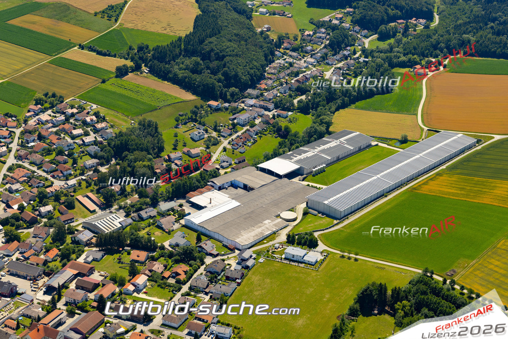 Aktuelles Luftbild von  Roßbach - Die Luftaufnahme wurde 2022 mittels UL-Flugzeug erstellt ( keine Drohne ) - hochauflösende Kamera-Systeme von  Canon -Beste Qualität - Für grossformatige Ausdrucke geeignet. Die Geschenkidee !
