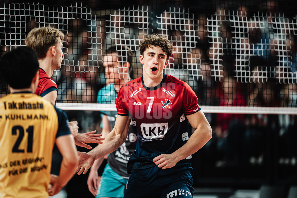 Volleyball | Herren | Saison 2025/2026 | 1. Volleyball Bundesliga Männer | DVV Pokal Halbfinale | SVG Lüneburg vs. SWD powervolleys Düren | 16.12.2025 | Joscha Kunstmann (#7, SVG Lüneburg) jubelt