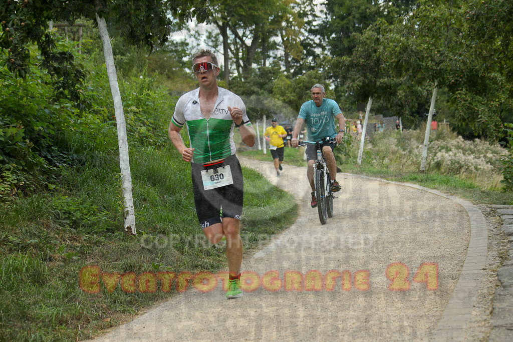 250824_1403_EX1_4774 | Sportfotografie im Rhein-Sieg Kreis, Köln, Bonn, NRW, Rheinland Pfalz, Hessen, etc. Unser Tätigkeitsfeld umfasst den Laufsport vom Volkslauf über den Marathon, Duathlon, Triathon bis zum Ultralauf wie Kölnpfad Ultra oder Schindertrail.