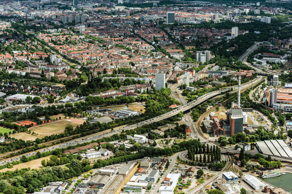 dr__0010738.jpg | KARLSRUHE 15.07.2017 Stadtteil Weststadt im Stadtgebiet in Karlsruhe im Bundesland Baden-Württemberg, Deutschland. // District Weststadt in the city in Karlsruhe in the state Baden-Wuerttemberg, Germany. Foto: Daniel Reiter