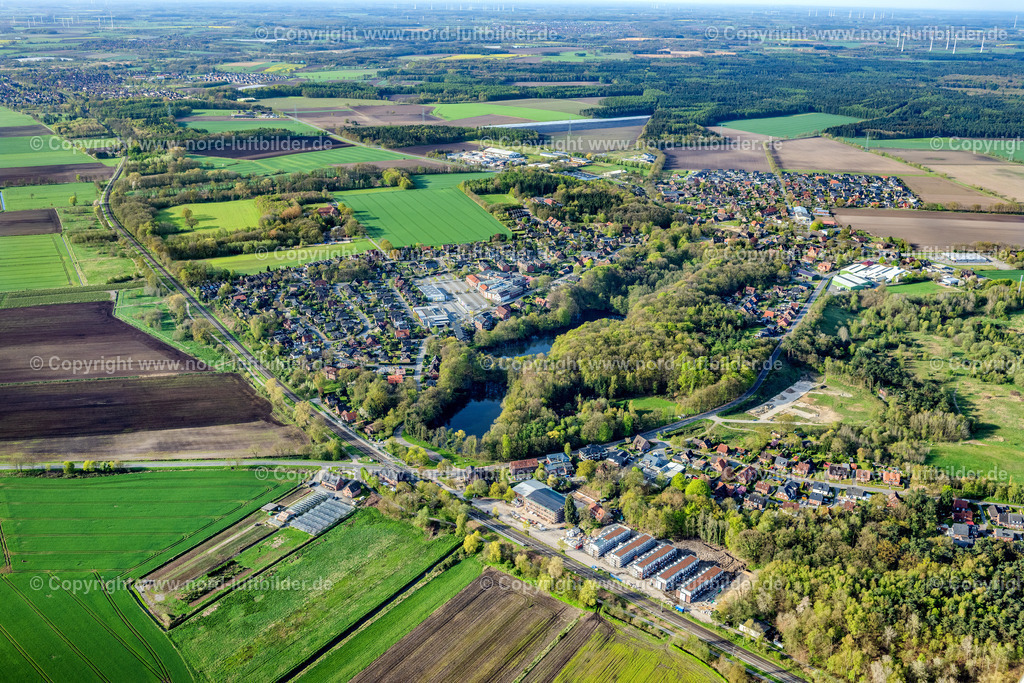 Dollern_ELS_4712010523 | DOLLERN 01.05.2023 Ortsansicht der Straßen und Häuser der Wohngebiete in Dollern im Bundesland Niedersachsen, Deutschland. // Town View of the streets and houses of the residential areas in Dollern in the state Lower Saxony, Germany. Foto: Martin Elsen