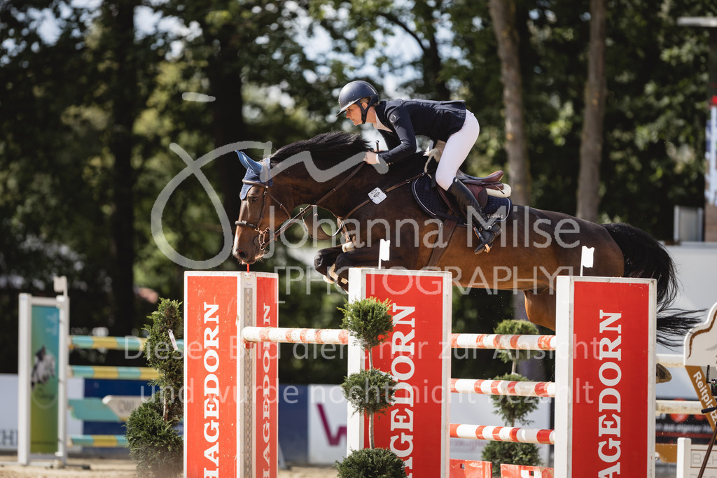 230826_Delbrueck_M2-Spr-846 | Deine schönsten Turniermomente als professionelle Fotos! Entdecke hochwertige Pferdesport-Fotografie im Online-Shop. Jetzt Fotos finden & bestellen!