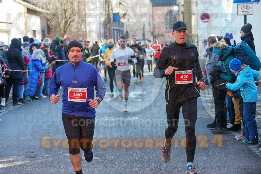 241201_1144_EX1_0735 | Sportfotografie im Rhein-Sieg Kreis, Köln, Bonn, NRW, Rheinland Pfalz, Hessen, etc. Unser Tätigkeitsfeld umfasst den Laufsport vom Volkslauf über den Marathon, Duathlon, Triathon bis zum Ultralauf wie Kölnpfad Ultra oder Schindertrail.