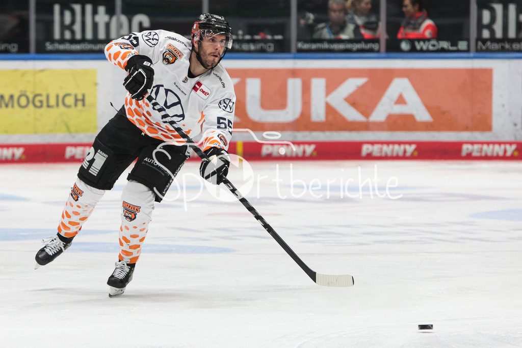 Augsburger Panther - Grizzlys Wolfsburg | Ryan BUTTON (WOB #55) am Puck