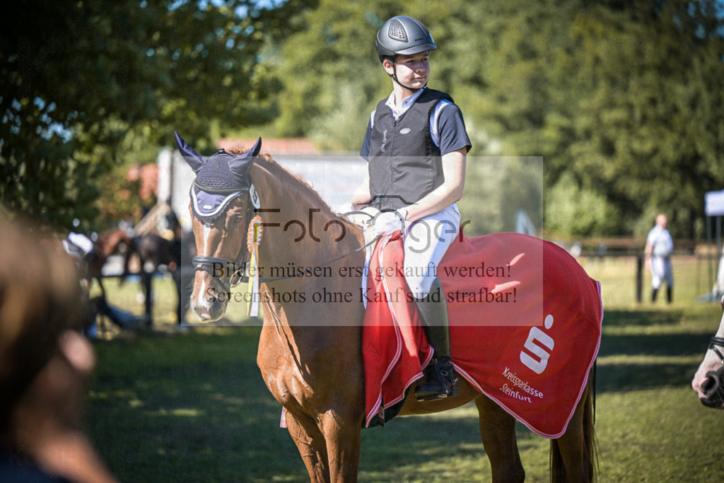 DOS_0047 | Entdecke hochwertige Reitturnierfotos von Foto Oger. Professionell, emotional und authentisch – jetzt Lieblingsmomente im Shop bestellen.Deutschlandweite Turnierfotografie. - Realisiert mit Pictrs.com