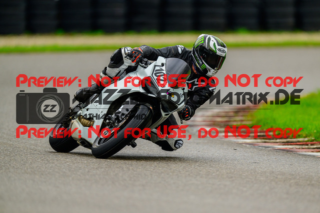 MaZZes_Fotomatrix_20241002_6007705_5702 | Fotograf Mathias Schmid
Sportfotograf,
Eventfotograf,
Hochzeitsfotograf,
Portraitfotograf