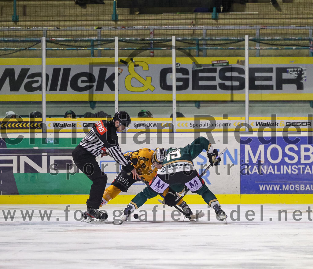 2025-11-02_016_TSV_Erding_gegen_EV_Fuessen | Erding, Deutschland, 02.11.2025:Eishockey, Oberliga Süd 2025 / 2026, 15. Spieltag, TSV Erding gegen EV Füssen, Endergebnis: 2:6Foto: Christian Riedel / fotografie-riedel.net