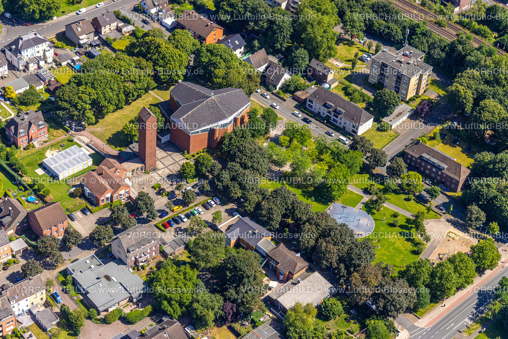 Hamm240705812 | Luftbild, Herz-Jesu Kirche mit freistehendem Kirchturm, Karlsplatz und Wohngebiet, Stadtbezirk Heessen, Hamm, Ruhrgebiet, Nordrhein-Westfalen, Deutschland
