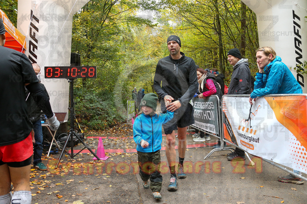 251026_1312_EX1_2836 | Sportfotografie im Rhein-Sieg Kreis, Köln, Bonn, NRW, Rheinland Pfalz, Hessen, etc. Unser Tätigkeitsfeld umfasst den Laufsport vom Volkslauf über den Marathon, Duathlon, Triathon bis zum Ultralauf wie Kölnpfad Ultra oder Schindertrail.