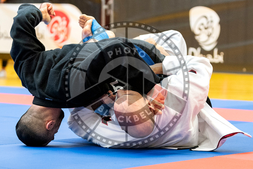 20231118PBB10369 | Fighters compete during the AJP Tour 600 Frankfurt Championship in Frankfurt/Main, Germany, on November 18, 2023.
