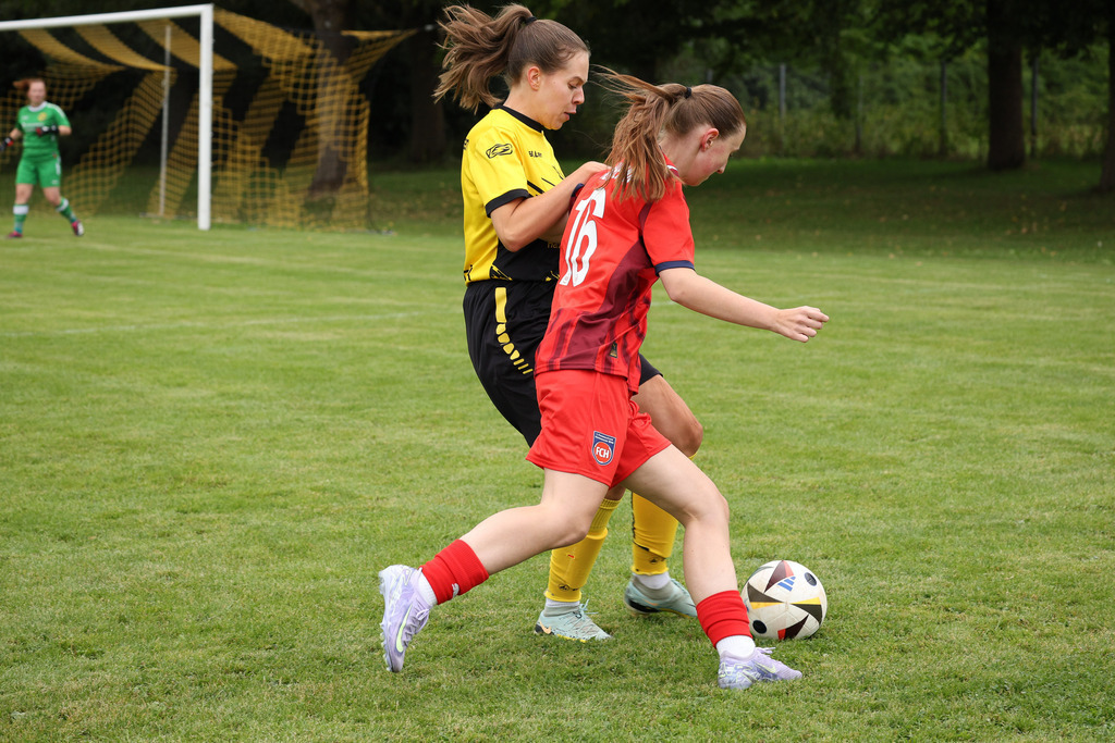 Fußball I FRAUEN I Saison 2025-2026 I Freundschaftsspiel I SGM Ebnat-Waldhausen - 1FC Heidenheim 1846 2 I_250823_1668 | Fotopresso – Sportfotografie in Heidenheim & Umgebung. Professionelle Sportfotografie für unvergessliche Momente. Dynamische Action-Shots, emotionale Szenen & hochwertige Bilder. - Realisiert mit Pictrs.com