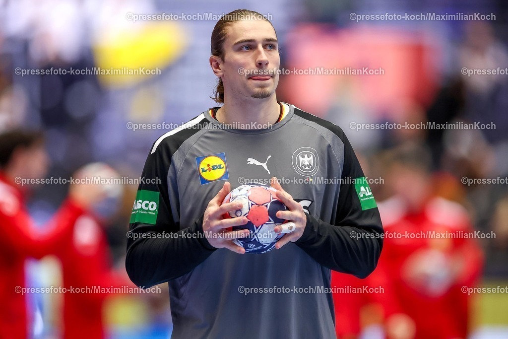 EHF15012602130 | 15.01.2026, Handball, Men's EHF EURO 2026, Deutschland - Österreich, Jyske Bank Boxen in Herning, Dänemark, Preliminary Round:  Juri Knorr (Germany #15) 
