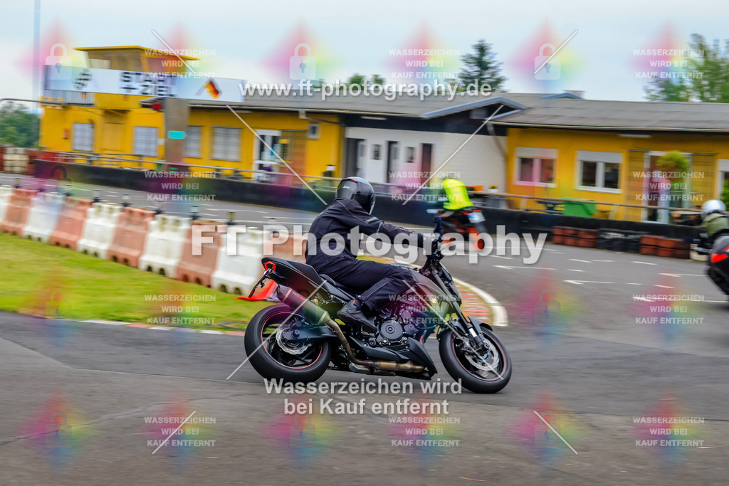 OBK-5300 | Hier findet Ihr Bilder von Touristenfahrten auf der Nürburgring Nordschleife oder von anderen Veranstaltungen die ich besucht habe. Viel Spass beim Durch Schauen 