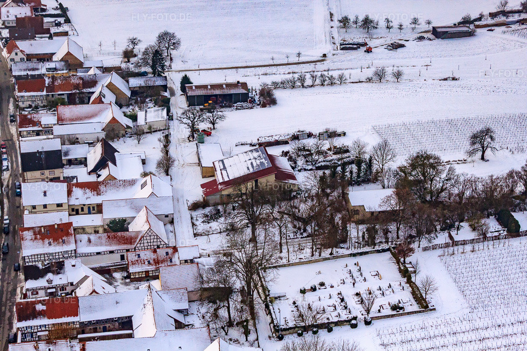 Luftbild: Friedhof bei Schnee in Vollmersweiler im Bundesland Rheinland-Pfalz in Deutschland. Foto: IMG_23628.jpg vom 16.01.2010 durch Werner Riehm/FLY-FOTO.de