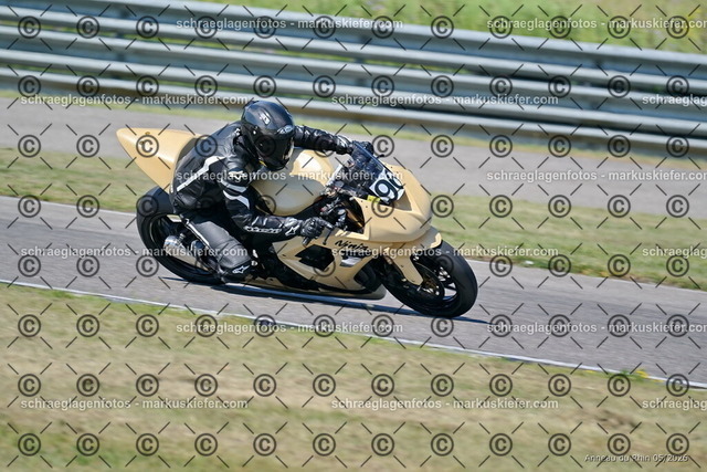 26BT01-0311 | 096 - Realisiert mit Pictrs.com