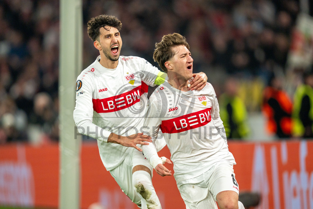 VfB Stuttgart vs. FC Porto, Fussball, Europa League, Achtelfinale, Hinspiel, 12.03.2026 | Zu früh gefreut, Angelo Stiller (VfB Stuttgart, #06) jubelt nach seinem Treffer zum 2:2 mt Atakan Karazor (VfB Stuttgart, #16) welches aberkannt wird,VfB Stuttgart vs. FC Porto, Fussball, Europa League, Achtelfinale, Hinspiel, 12.03.2026Foto: photosbyphips/Philip Ziegler