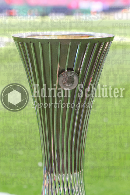 27.05.2026, EUR, Fussball, Herren, Conference League Finale, Saison 2025/2026, Crytsal Palace F.C. - Rayo Vallecano de Madrid | der Conference League Pokal
