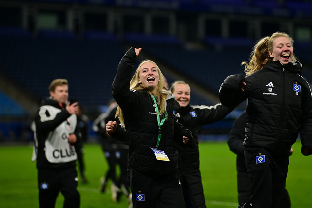 Fußball I Frauen I Saison 2025-2026 I DFB-Pokal I Achtelfinale I Hamburger SV - Bayer 04 Leverkusen I 17945 | Der Sportfotograf. - Realisiert mit Pictrs.com