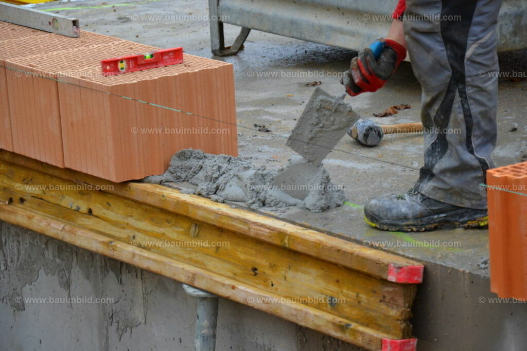 bib-lg07-mauerarbeiten-0074 | Nach LV-Leistungsgruppen sortierte Detailfotos über den Bau eines Hauses. Alle Hausbau-Bilder direkt vom Urheber und Autor der Website Haus-Selber-Bauen.com