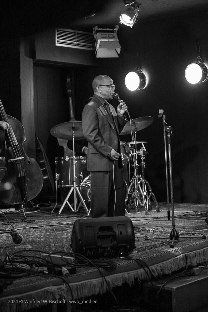 wwb-2411-0093 | <Fotografie> <Video> <Film> <Winfried Bischoff> - Realisiert mit Pictrs.com