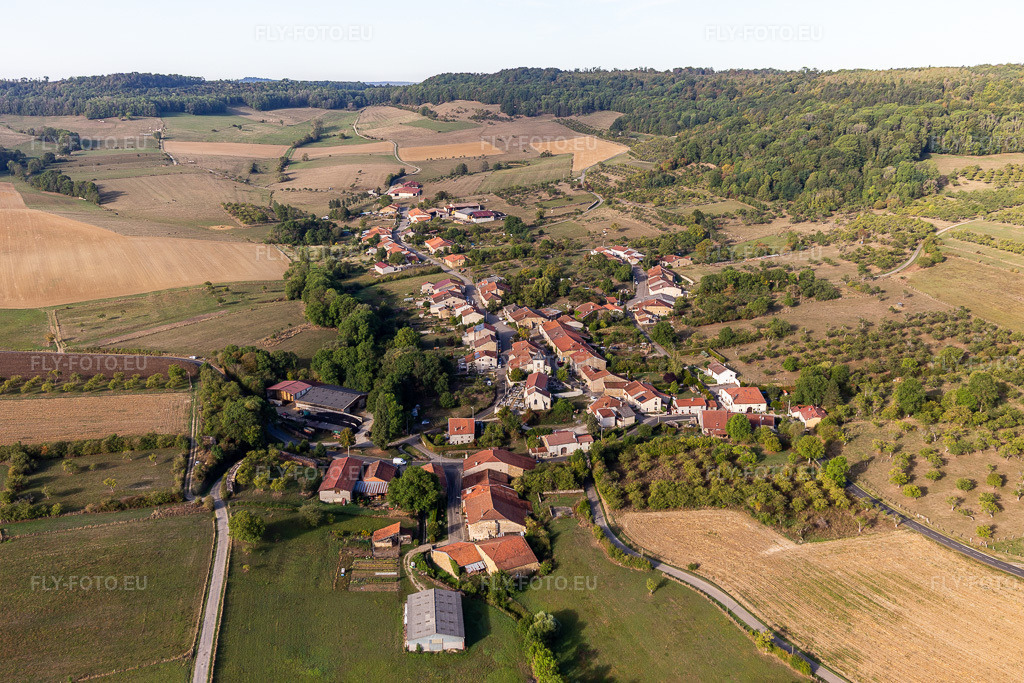 Vue aérienne: Vue de la ville à Fécocourt dans le département Meurthe et Moselle, France.Photo: IMG_118512.jpg prise le 16/09/2019 par Werner Riehm/FLY-FOTO.euRésolution de l'original: 5472 x 3648 px
