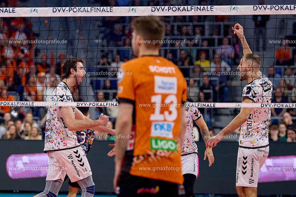 GER, BERLIN RECYCLING Volleys - SWD powervolleys Dueren, Volleyball, DVV-Pokalfinale Maenner 2025, 02.03.25 | GER, BERLIN RECYCLING Volleys - SWD powervolleys Dueren, Volleyball, DVV-Pokalfinale Maenner 2025, 02.03.25Foto: Gerald Oelze-de Stoppany