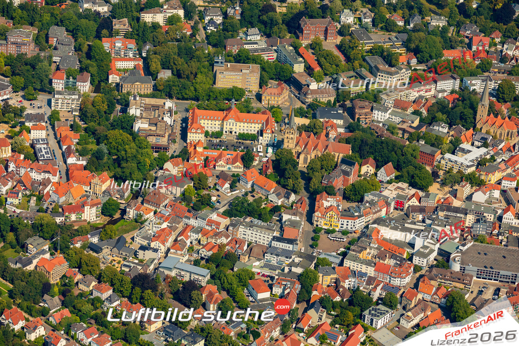 Schöne Luftaufnahme als Geschenk in Münsterkirchplatz Herford - Die Luftbildaufnahme wurde 2025 vom UL-Flugzeug heraus erstellt ( keine Drohne ) - Hochauflösende Luftaufnahme -Nicht vergleichbar mit Google Maps oder Satelittenbilder- Die Geschenkidee !Mit Lizenz und Bildrechte bestellbar