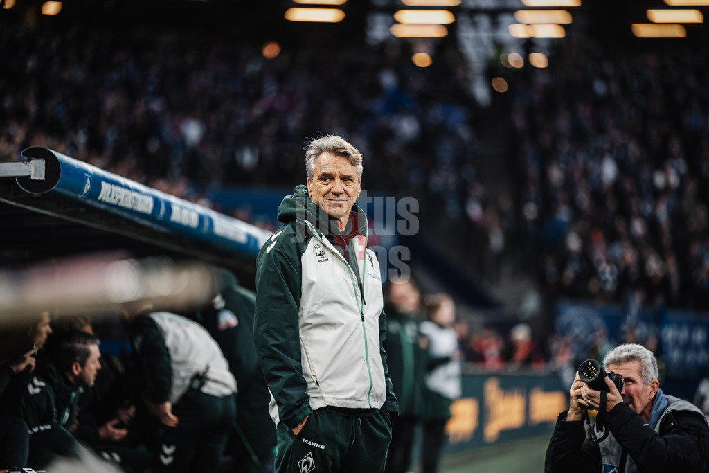 Fußball | Männer | Saison 2025/2026 | 1. Fußball-Bundesliga | 13. Spieltag | Hamburger SV vs. SV Werder Bremen | 07.12.2025 | Trainer Horst Steffen (SV Werder Bremen)