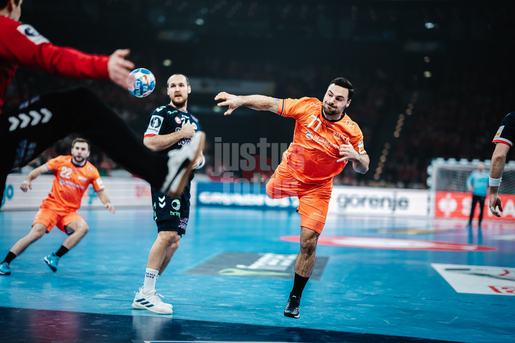 Handball | Herren | EHF EURO 2024 | European Championshop Men 2024 Final Tournament | Norwegen vs. Niederlande | 19.01.2024 | Dani Baijens (#77, Holland, NED) beim Torwurf